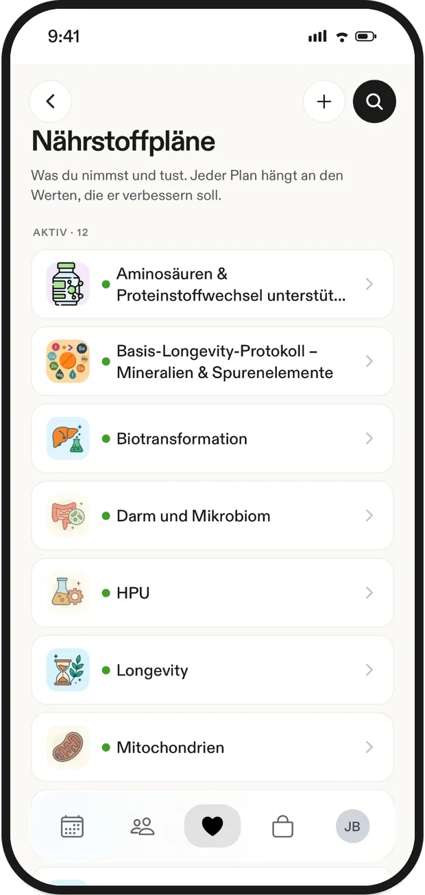 App-Bildschirm „Nährstoffpläne“ mit einer Liste aktiver Pläne, darunter Darm und Mikrobiom, Longevity und Mitochondrien.